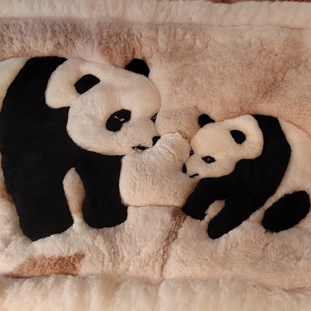 Nice small blanket or throw, never been used but for decorating. Perfect conditi